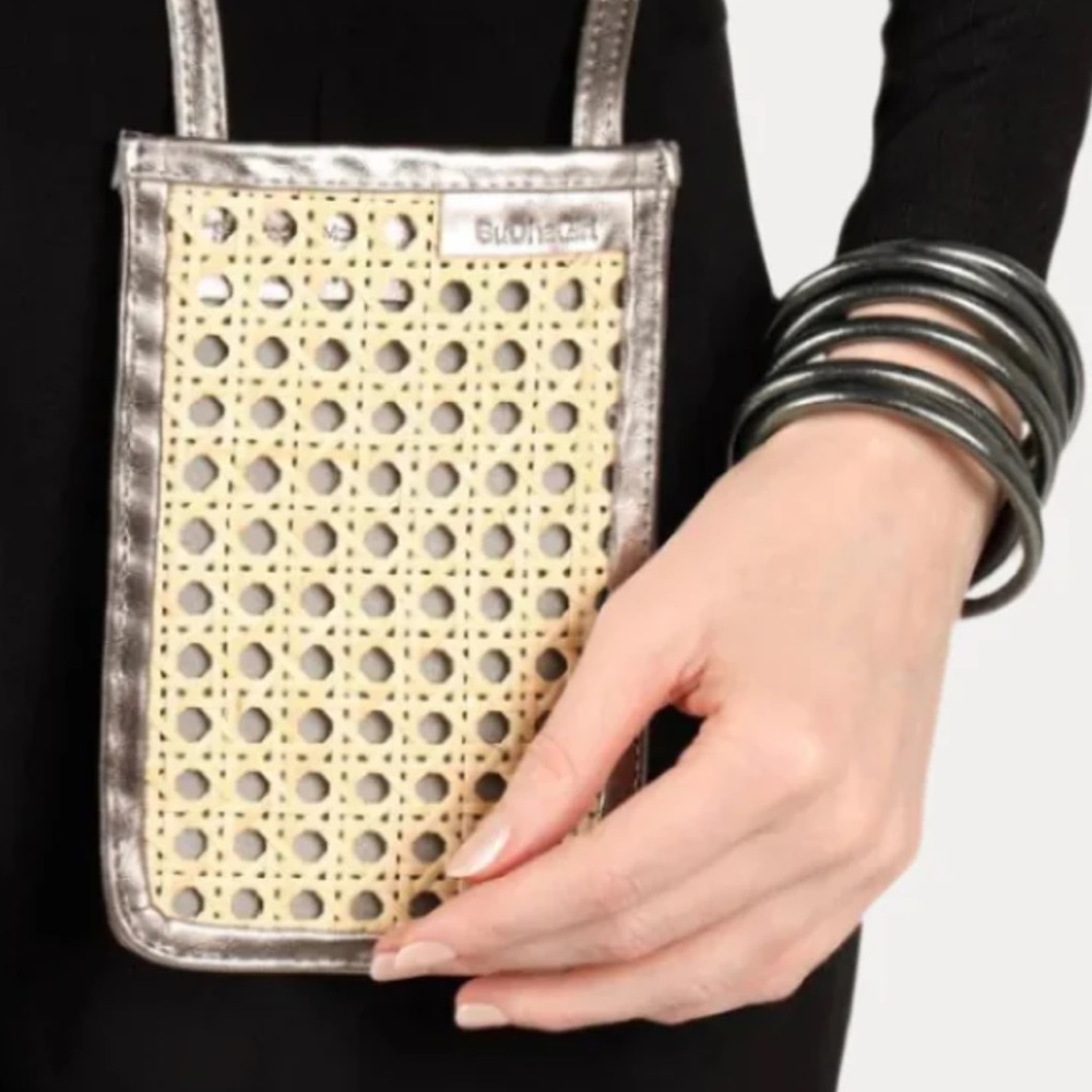 Elegant Silver and Cream Crossbody Bag by Unknown Brand. Budhagirl bags